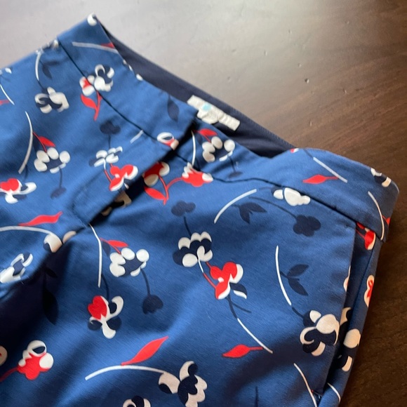 BODENUSA PANTS. SIZE 6. Beautiful royal, navy, red and white floral print. - Picture 6 of 11